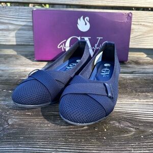 Gloria Vanderbilt womens Debbie slip on flats navy 8